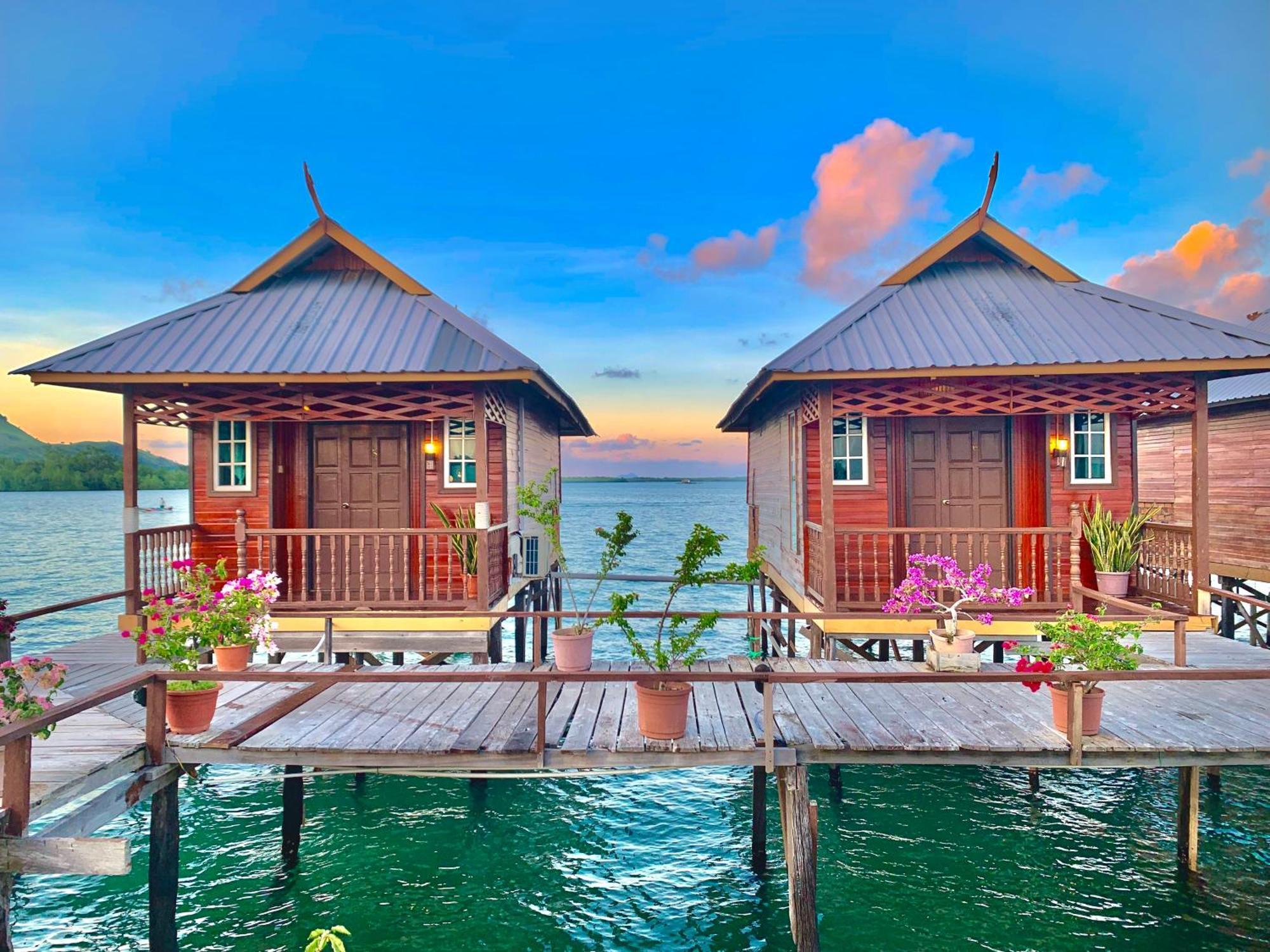 Parapat Water Village Resort Semporna Exterior foto
