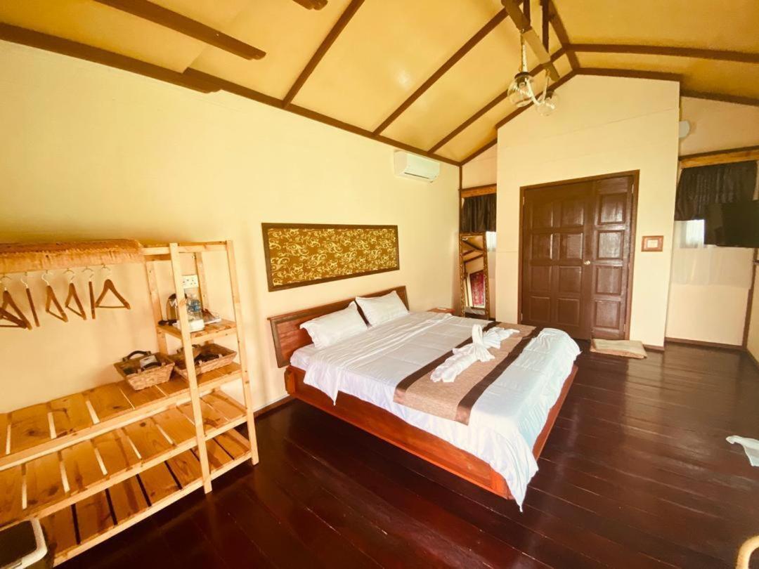 Parapat Water Village Resort Semporna Exterior foto